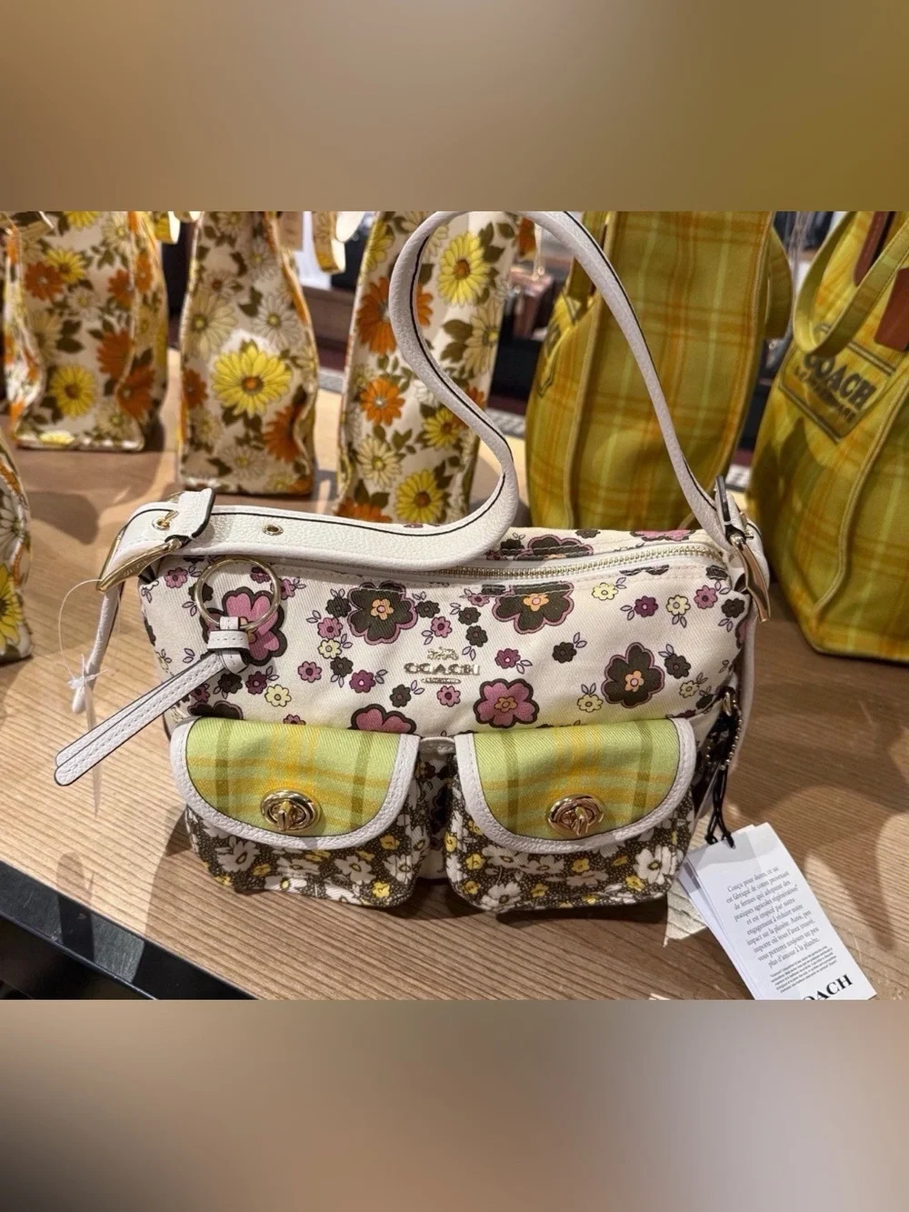 NWT coach Cargo Shoulder Bag With Floral Print CDW55